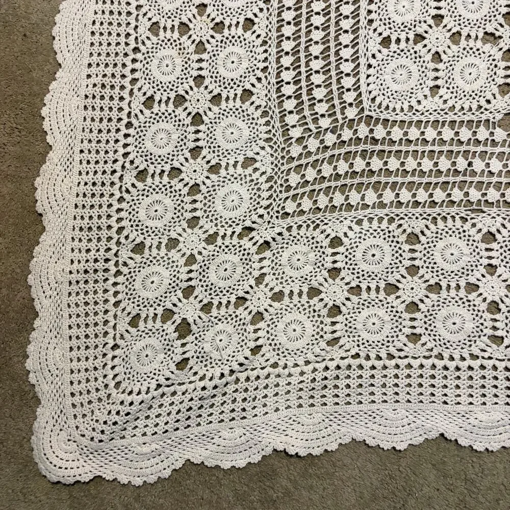 Vintage Crochet Lace Tablecloth Coverlet 57x92 Rectangle Boho Bed Ivory White